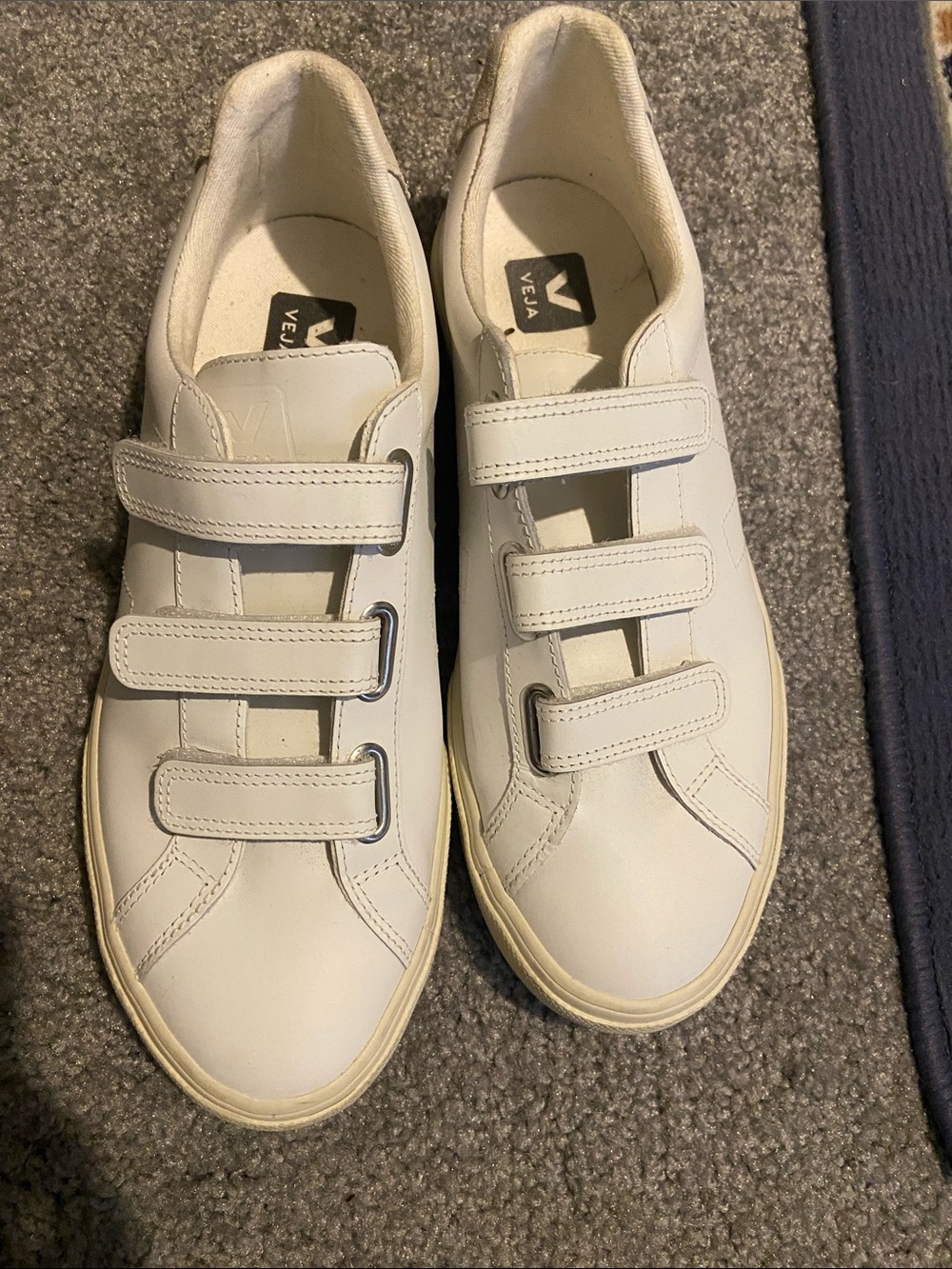 VEJA WHITE LEATHER LOW TOP SNEAKERS SIZE WOMEN 10